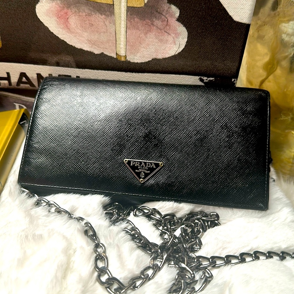 PRADA Saffiano Leather wallet